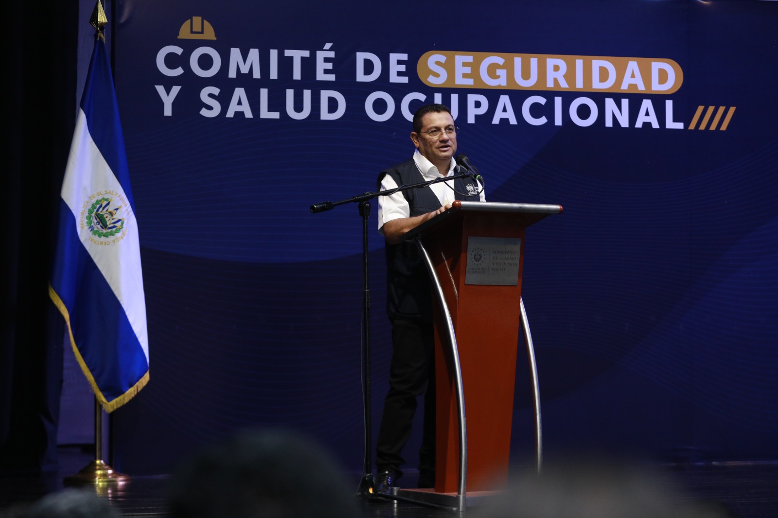 Ministro de Trabajo se reunió con representantes de más de 1,400 CSSO del sector público y privado.